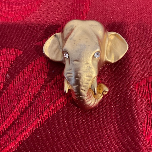 no brand Jewelry - Elephant Head Trunk Brooch Pin